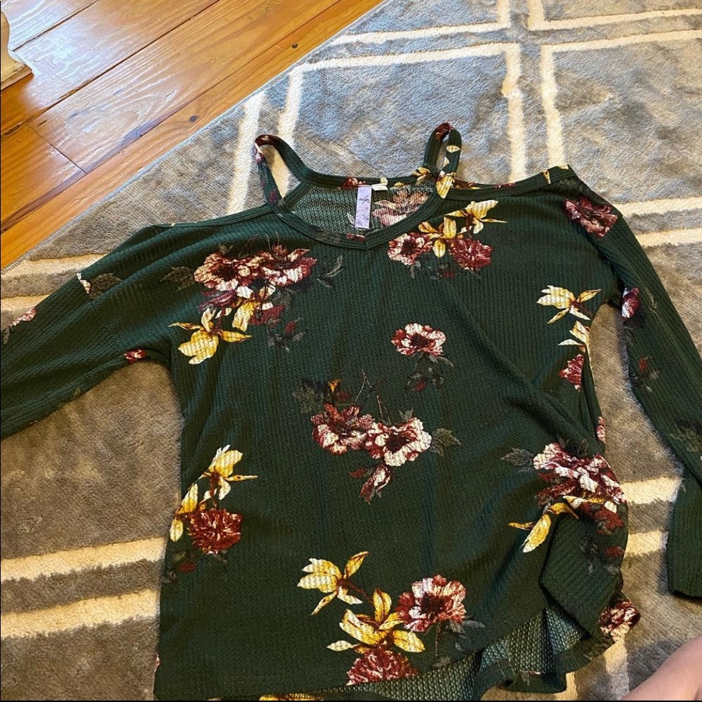 Floral blouse with shoulder cut outs